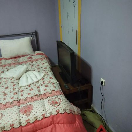 Pinguino Hostel Athena Bagian luar foto