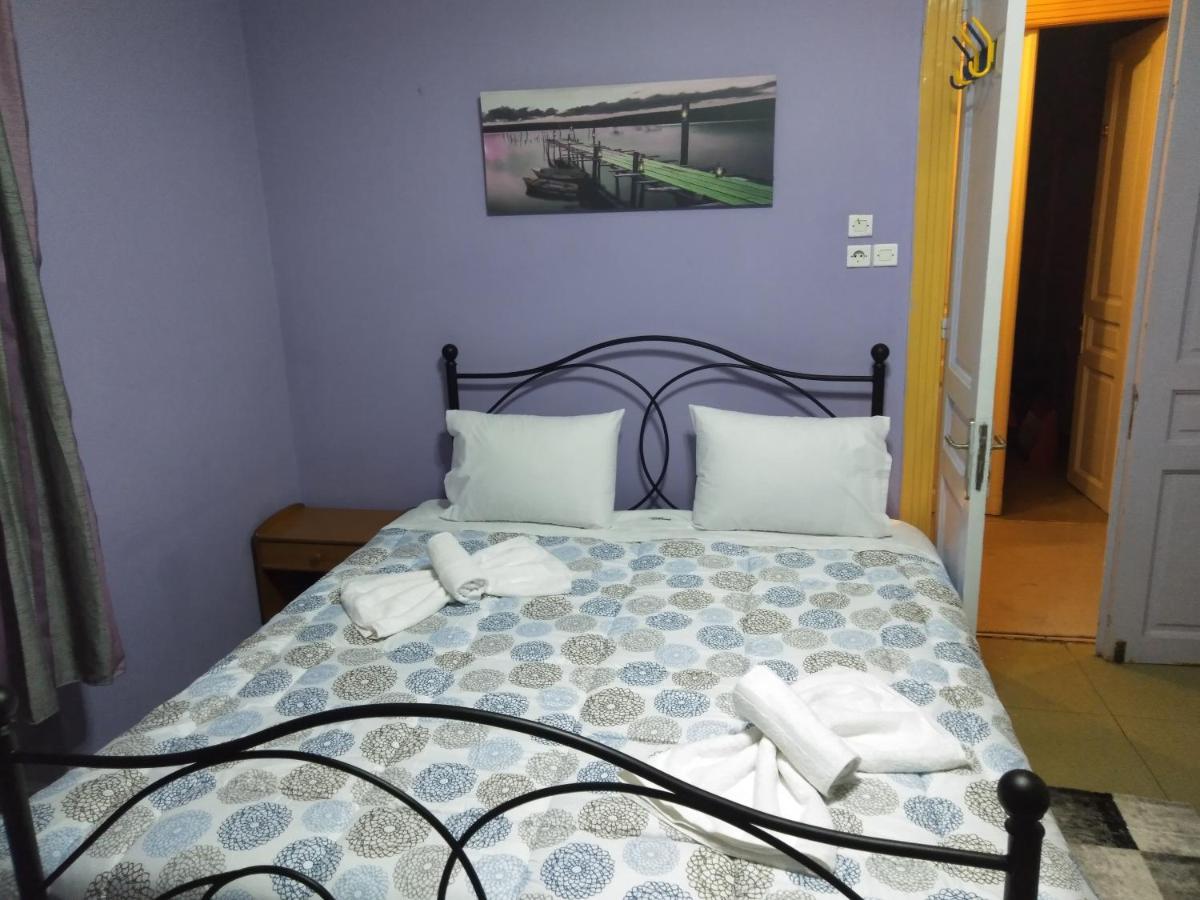 Pinguino Hostel Athena Bagian luar foto