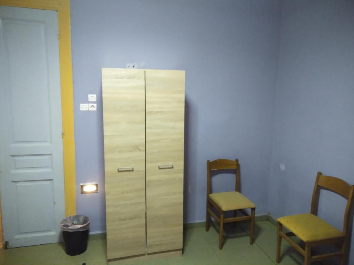 Pinguino Hostel Athena Bagian luar foto